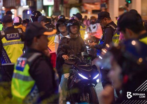 புத்தாண்டு கொண்டாட்ட சிறப்பு பரிசோதனை : 12,437 சம்மன்கள், 390 வாகனங்கள் பறிமுதல்