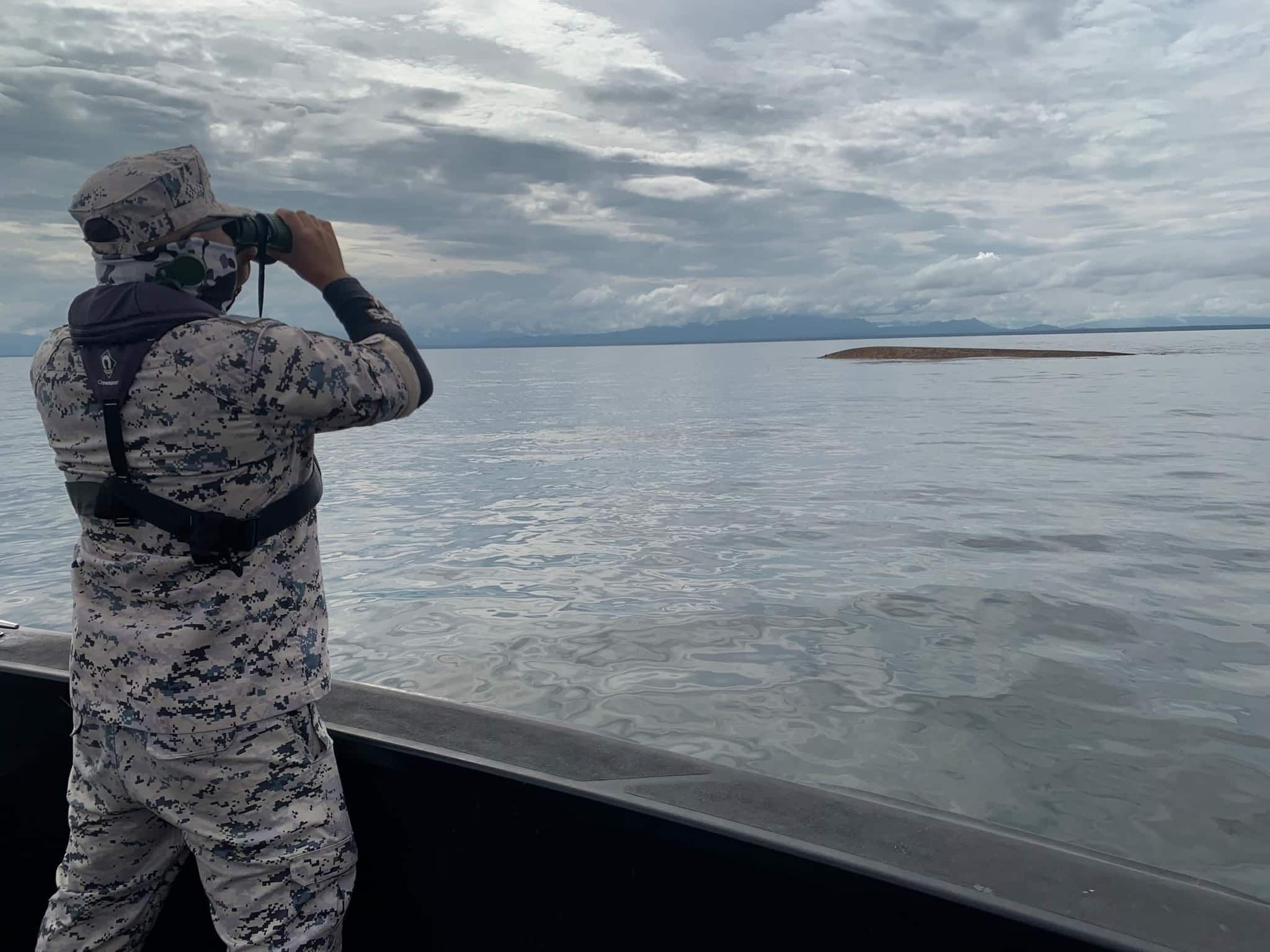 Kapal kargo karam: Enam selamat, kapten hilang