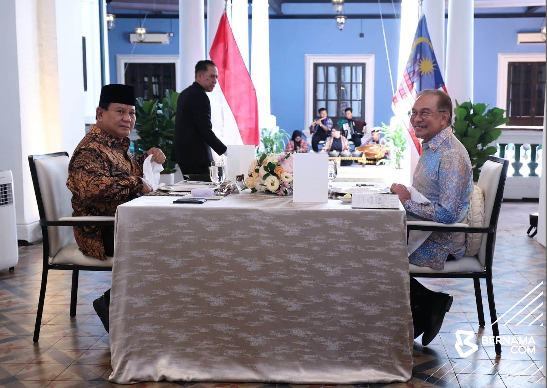 安华和普拉博沃闭门会谈   重点谈加强双边关系举措