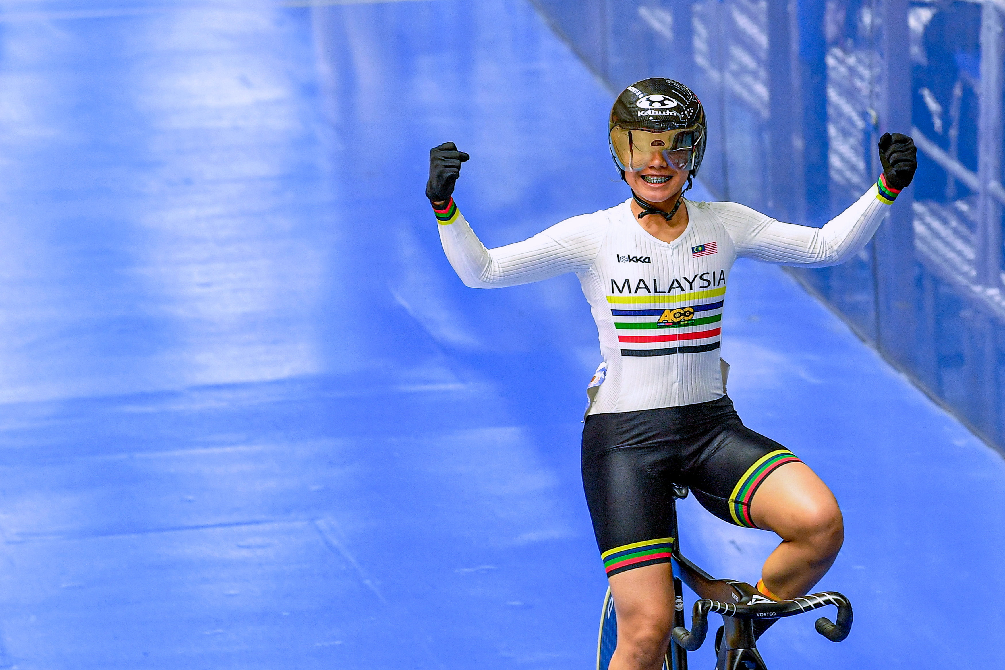 Nurul Izzah crashes in keirin race in Turkiye