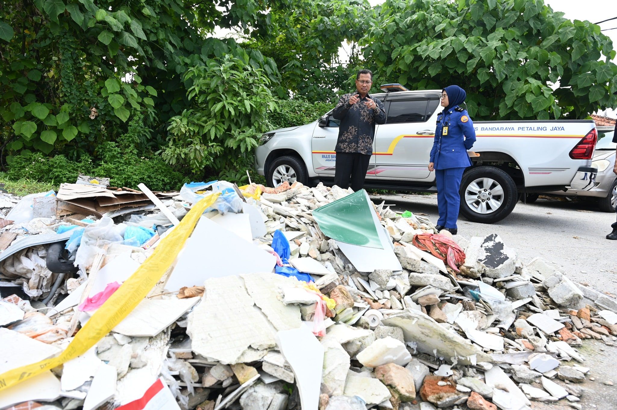 4非法垃圾场热点增8电眼   灵市厅严打垃圾虫