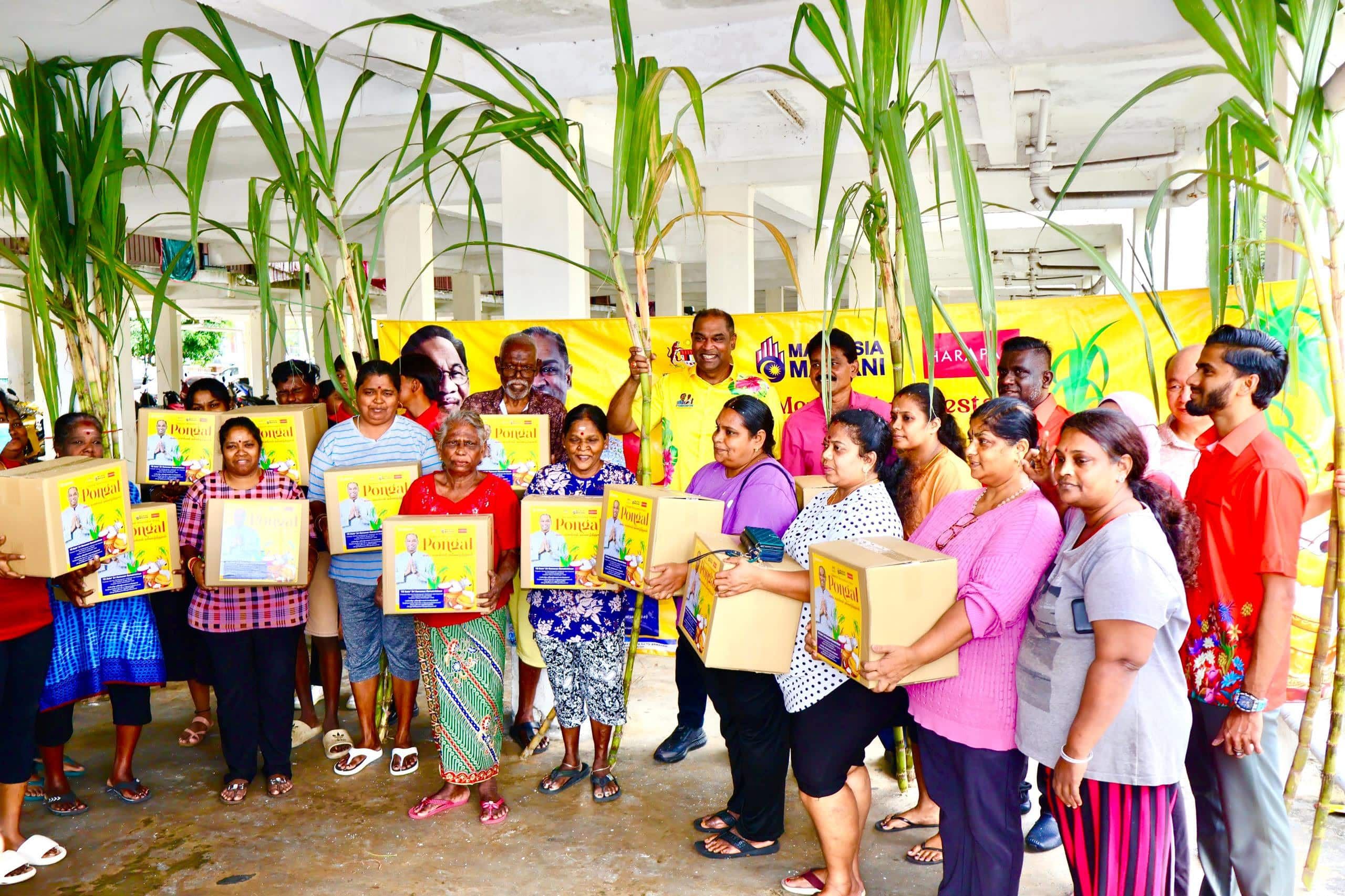 சுங்கை பூலோ தொகுதியில் 4,000 குடும்பங்களுக்கு பொங்கல் பொருள்கள் விநியோகம்