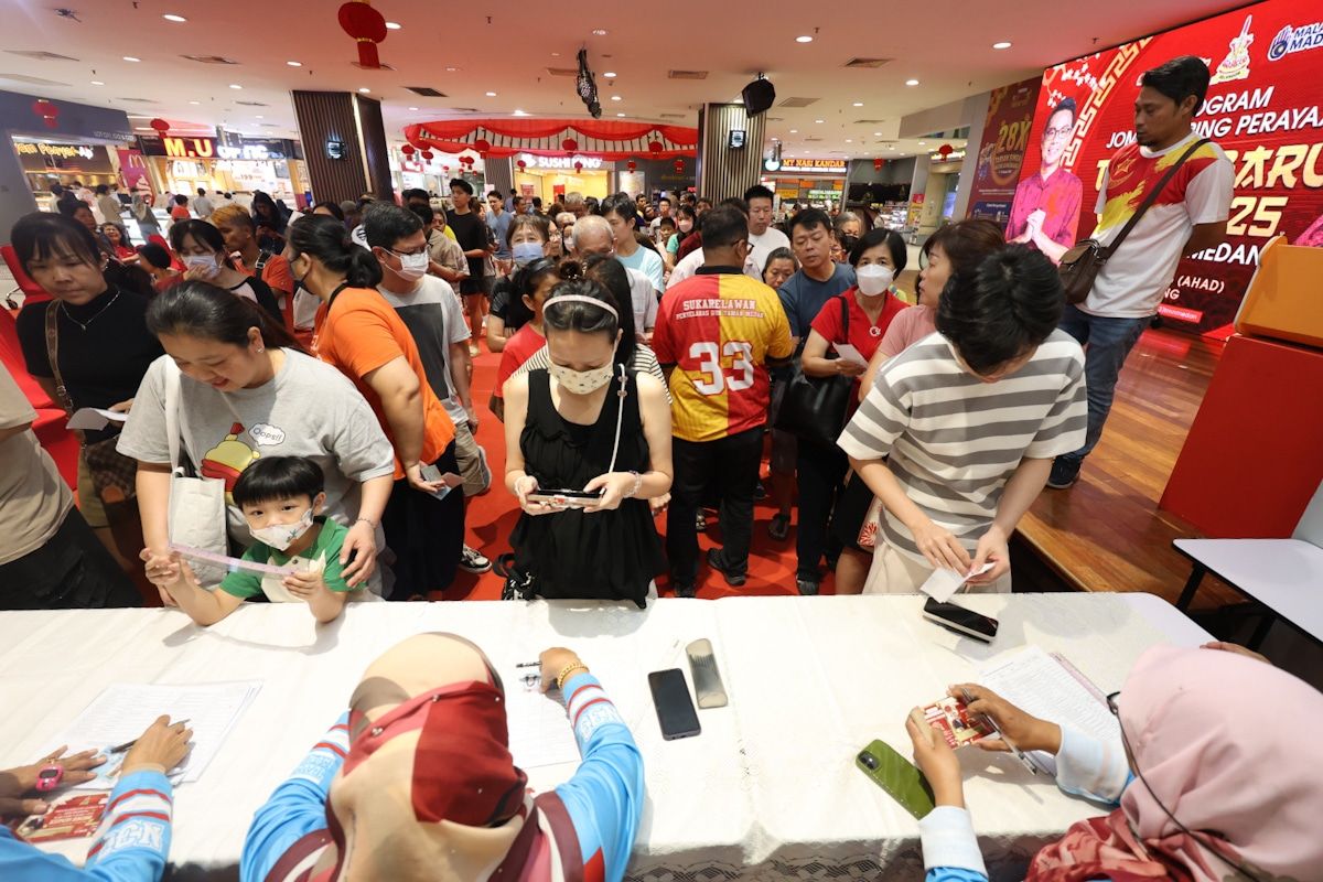 雪政府发200令吉购物券   美丹花园200户欢喜办年货