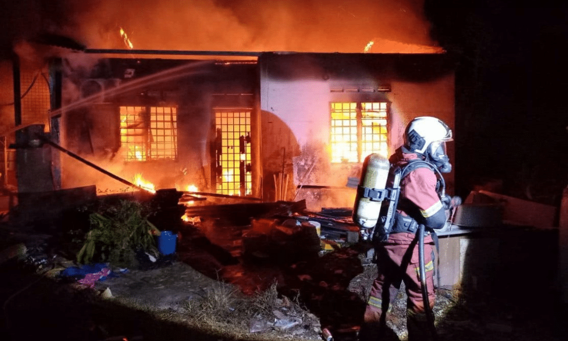 祖孙三代遭烧死案   老妇生前热心助人.自制糕点送不出