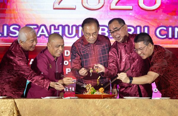 首相吁民关注国家利益 而非聚焦破坏团结之事