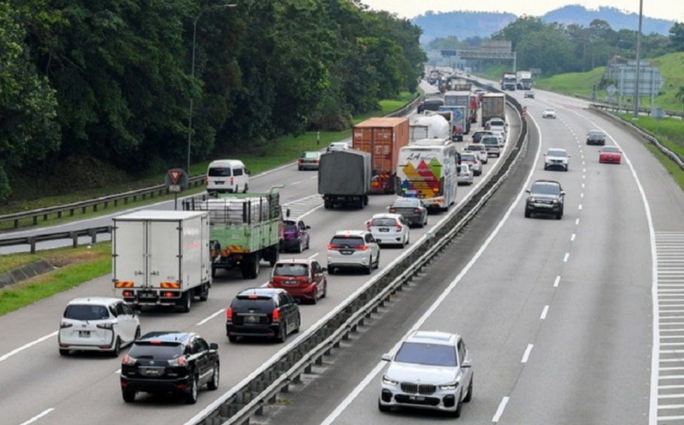 国内主要大道上午交通顺畅 东海岸与士乃区有车祸