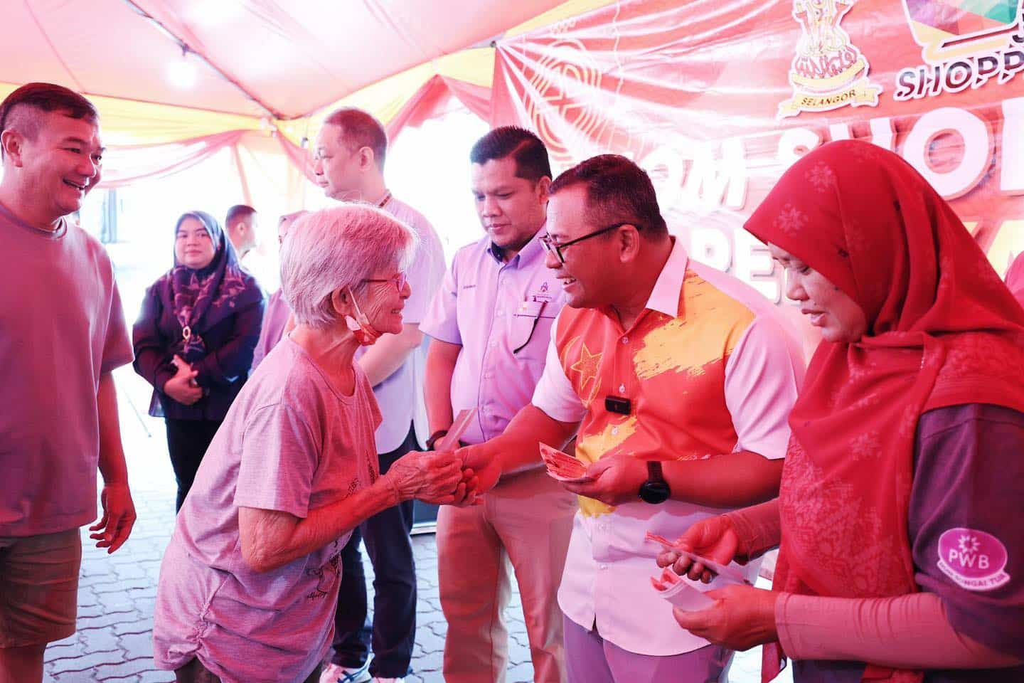 雪大臣派新春购物券  双溪杜亚区400人受惠