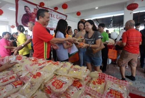 金銮区14学校获2.2万拨款 黄思汉：着重教育不让孩子掉队