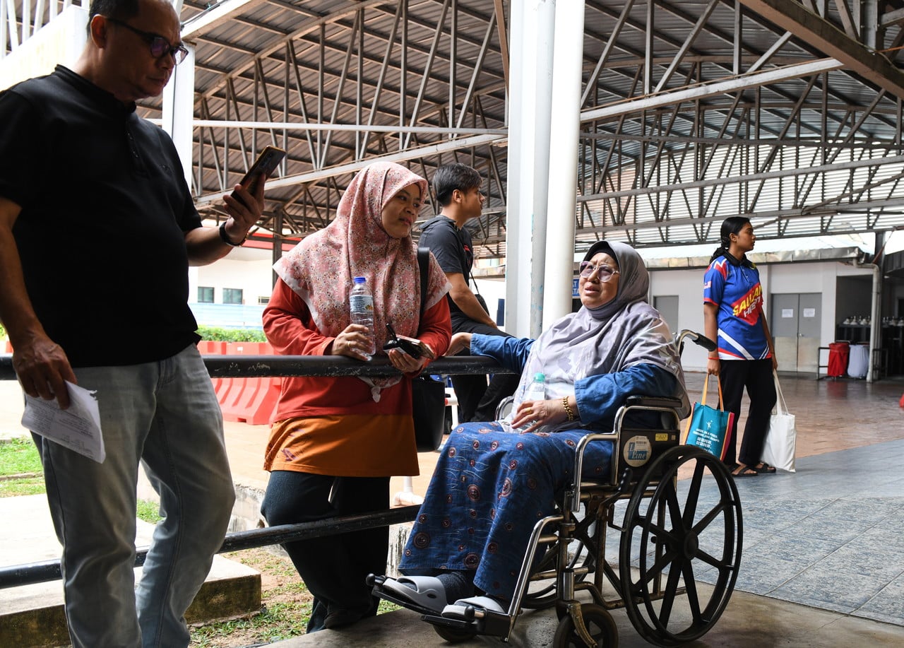 Empat beradik warga emas antara tercedera dalam kemalangan bas persiaran