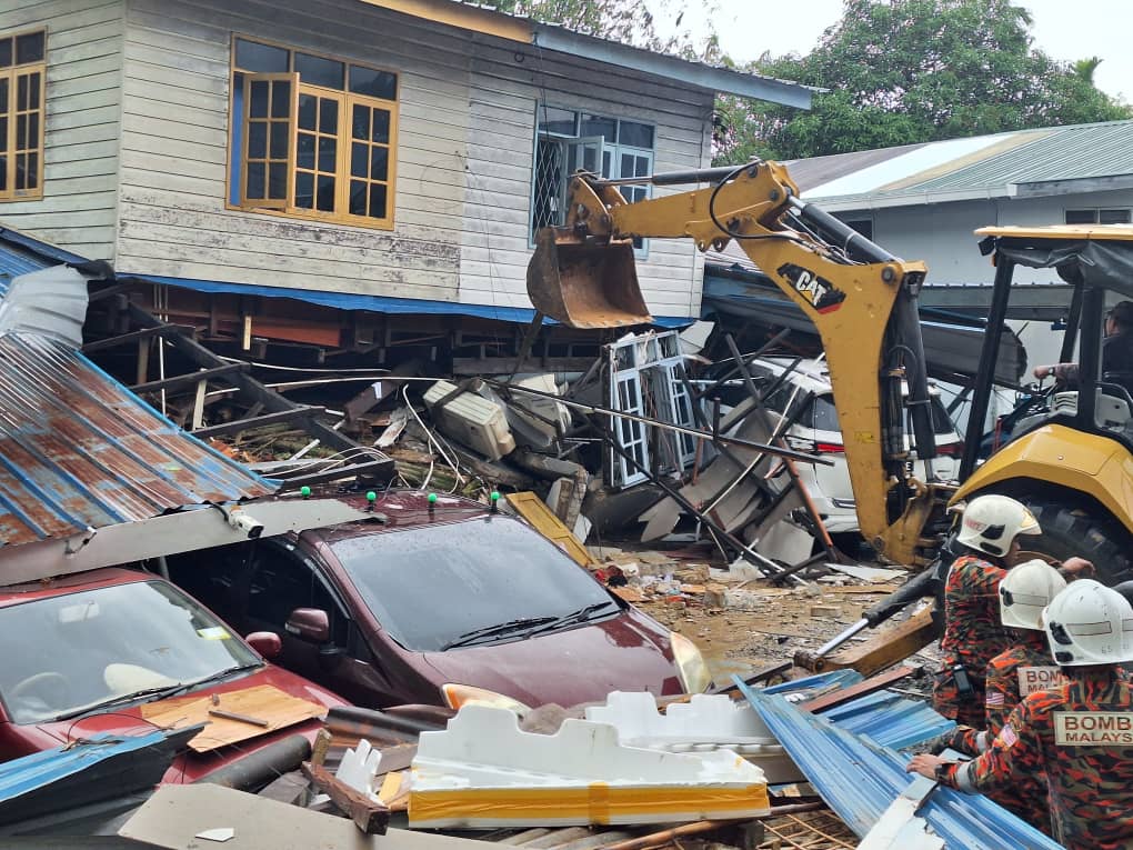 Last body recovered from Miri landslide, search ends