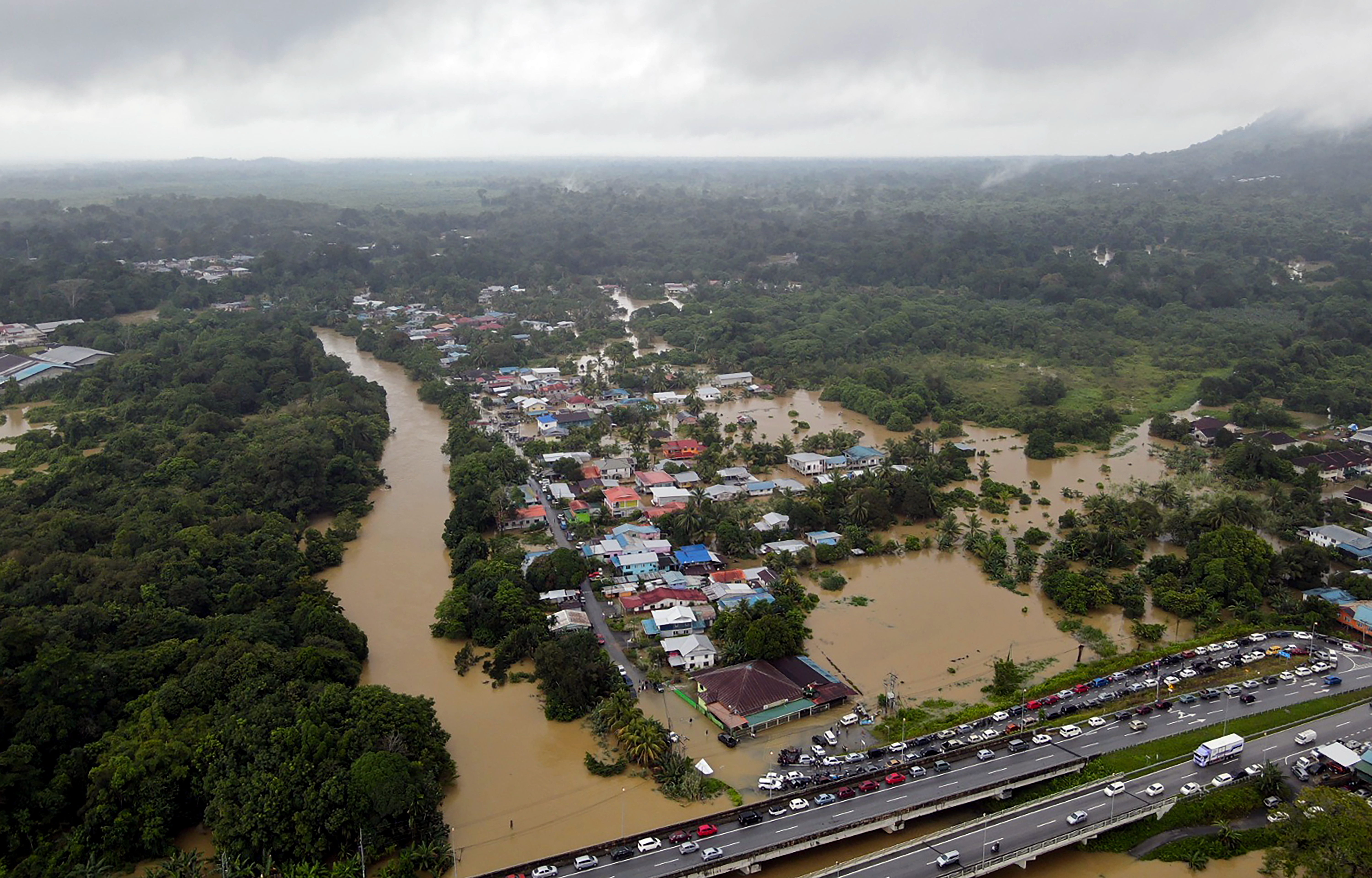 Sabah, Sarawak log 4,000 evacuees after floods and landslides amid heavy rain