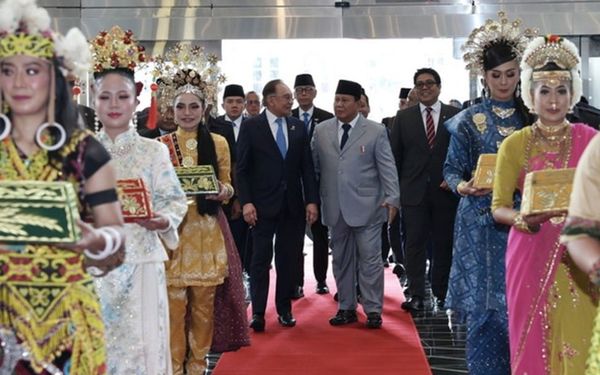 安华国油双峰塔设茶会款待印尼总统