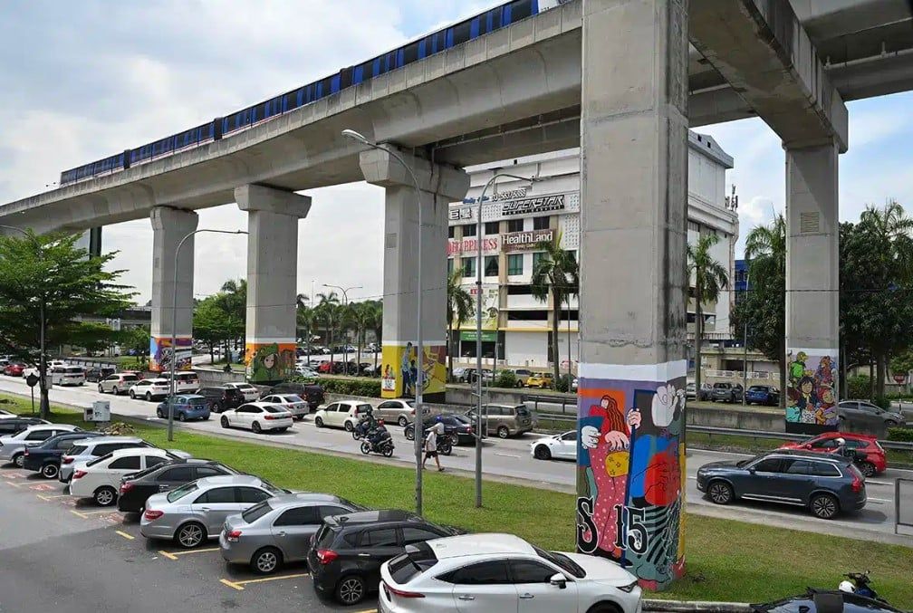 绘制壁画杜绝破坏公物行径   SS15轻快铁12柱子添活力