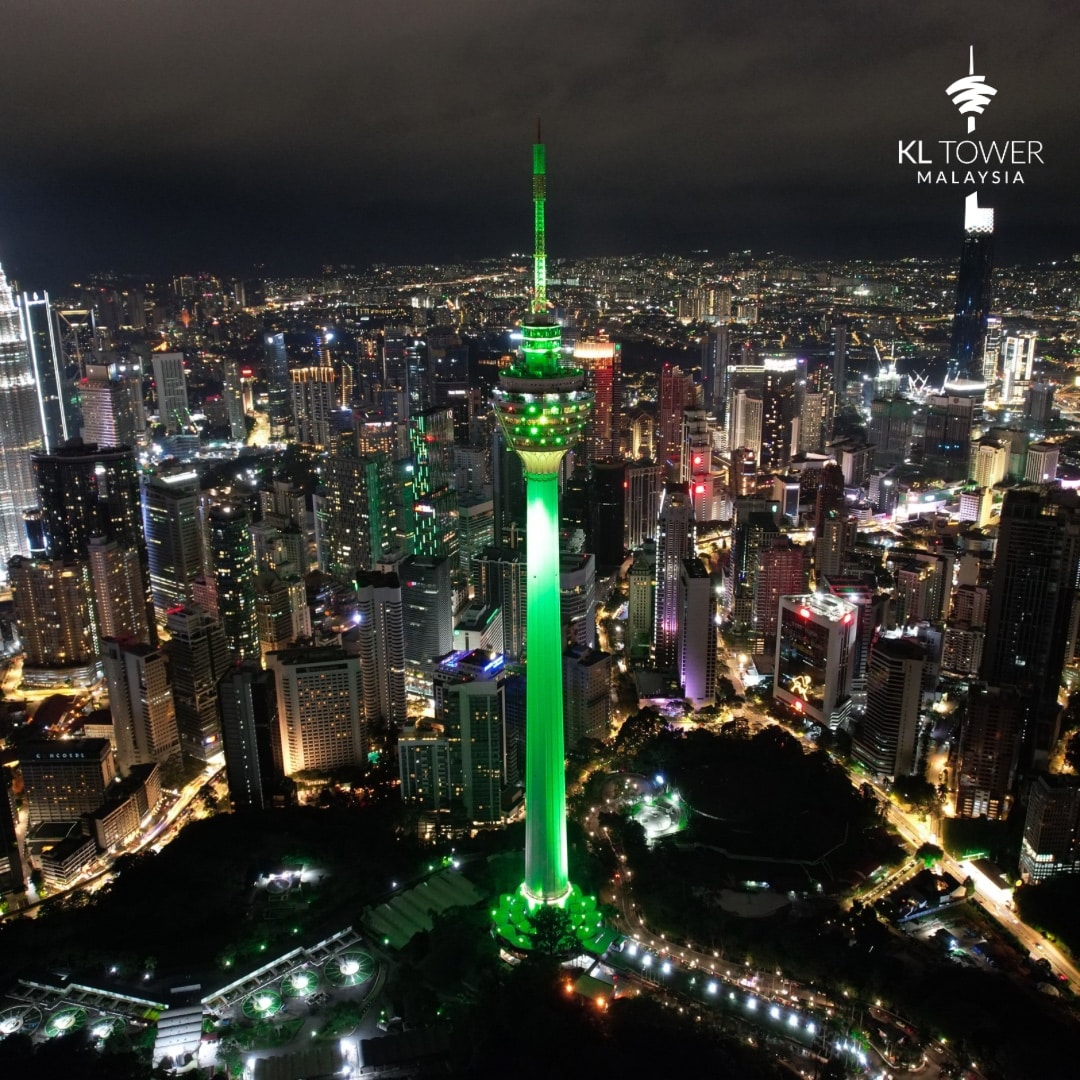 Menara KL disinari lampu hijau tanda masuk waktu maghrib, isyak