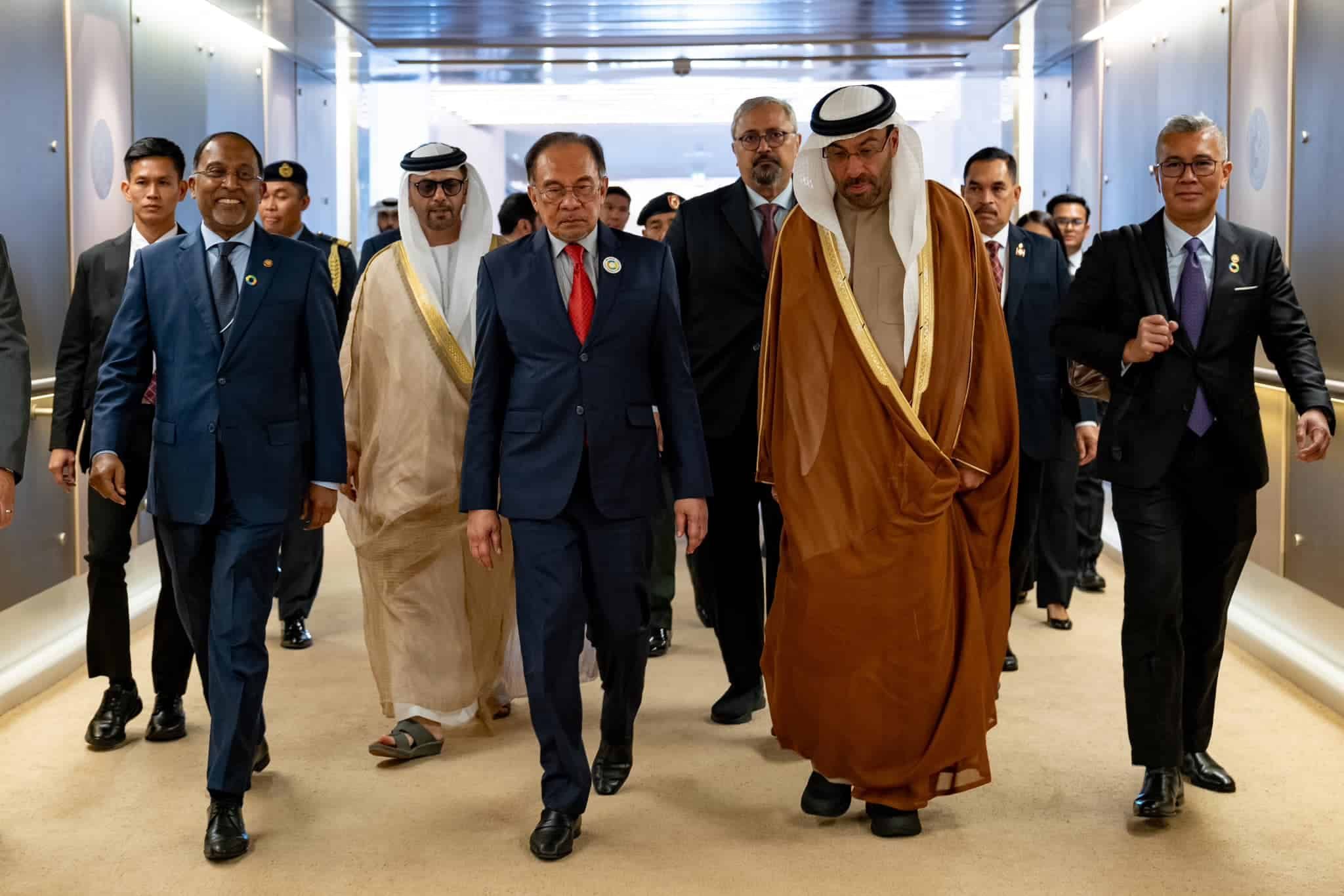 安华欢迎阿联酋企业进驻大马    投资再生能源与数据中心项目