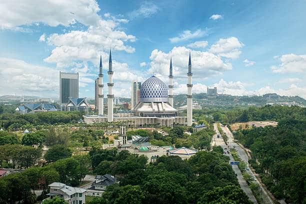 MB projects RM500 bln growth in 5 years, cautions against complacency