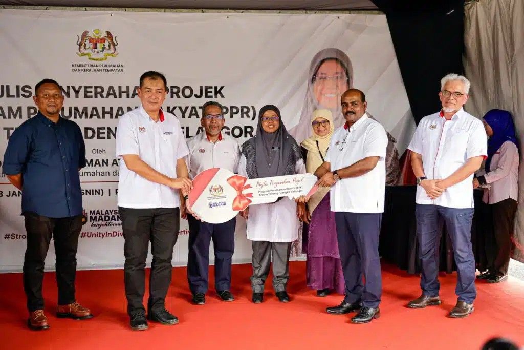 பத்தாண்டுகால கனவு நனவானது- 404 தோட்டத் தொழிலாளர்கள் பி.பி.ஆர். வீடுகளைப் பெற்றனர்