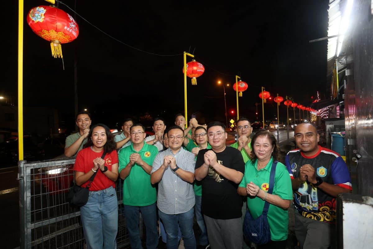 102红灯笼照亮巴刹  太子园大街小巷年味浓！