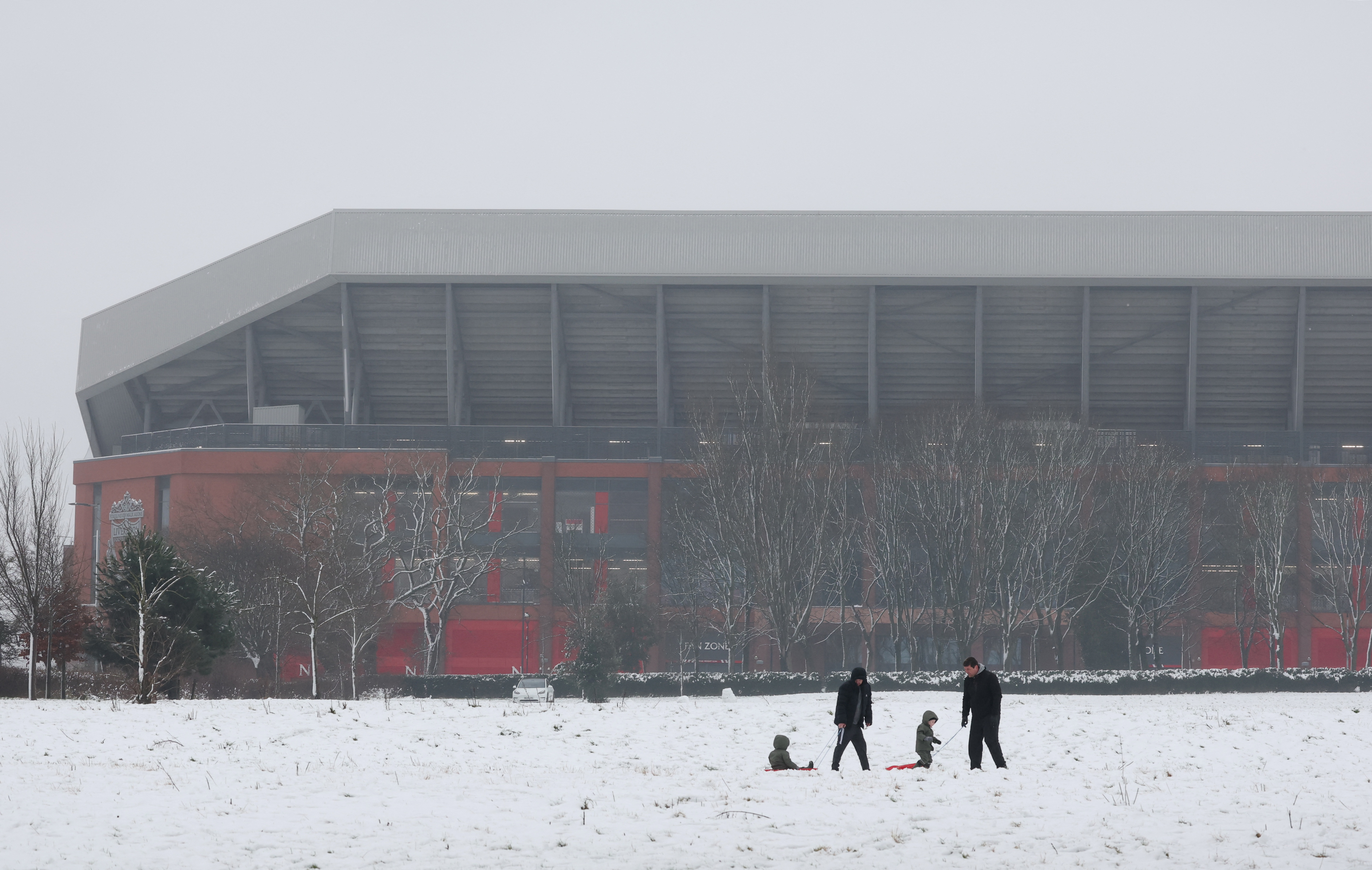 Liverpool vs Man Utd to go ahead despite adverse weather conditions