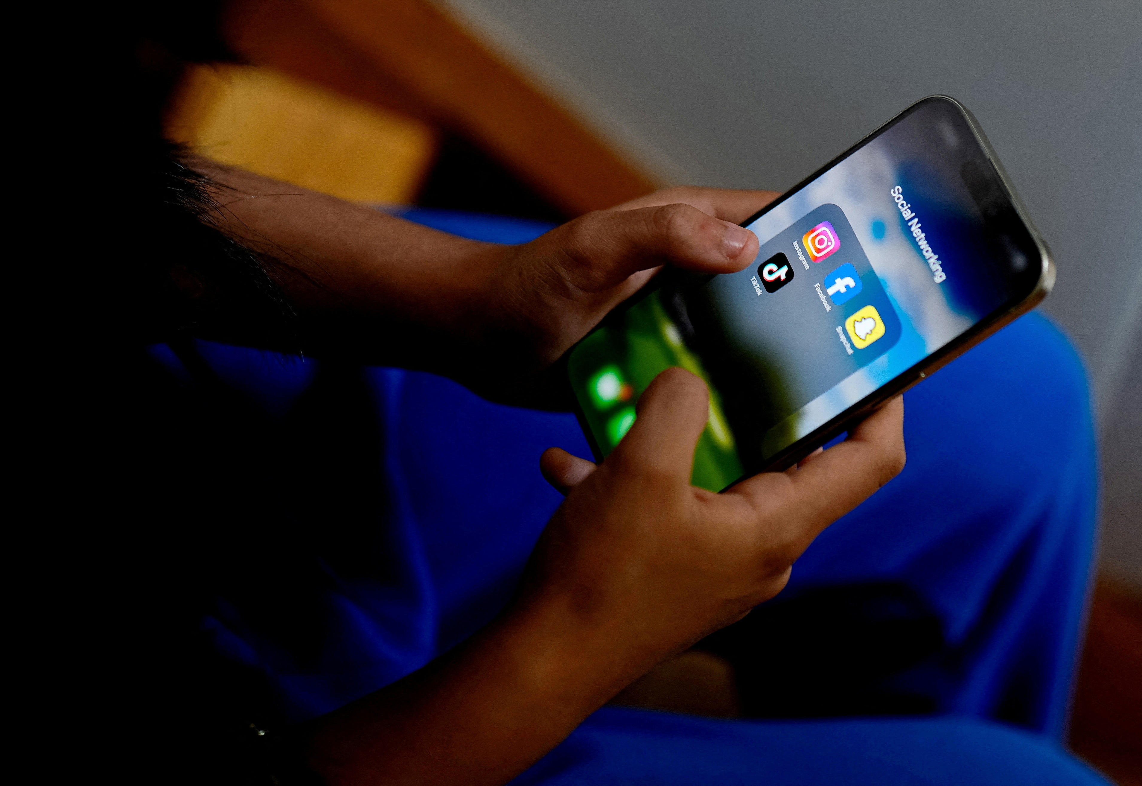 Australian kids able to bypass age limit set by social media platforms, report shows