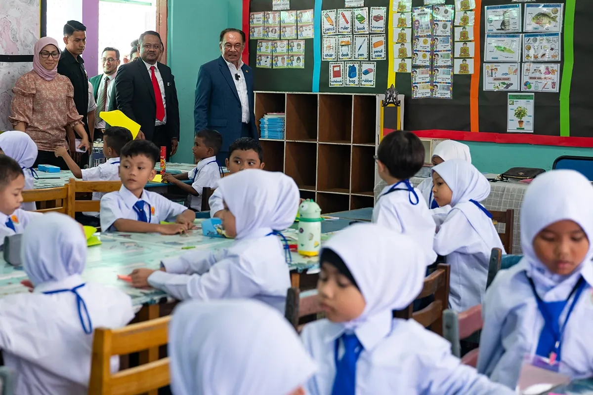 நேற்று கம்போங் பாரு தேசிய பள்ளிக்கு பிரதமர் வருகை