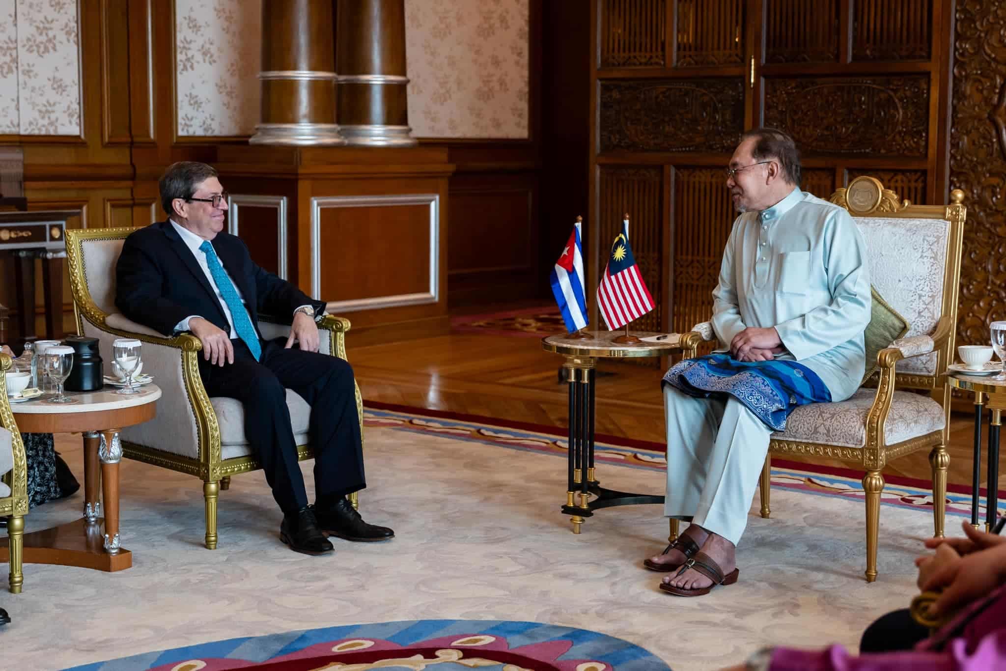 Anwar, menteri luar Cuba bincang kerjasama perdagangan, manfaat dua negara