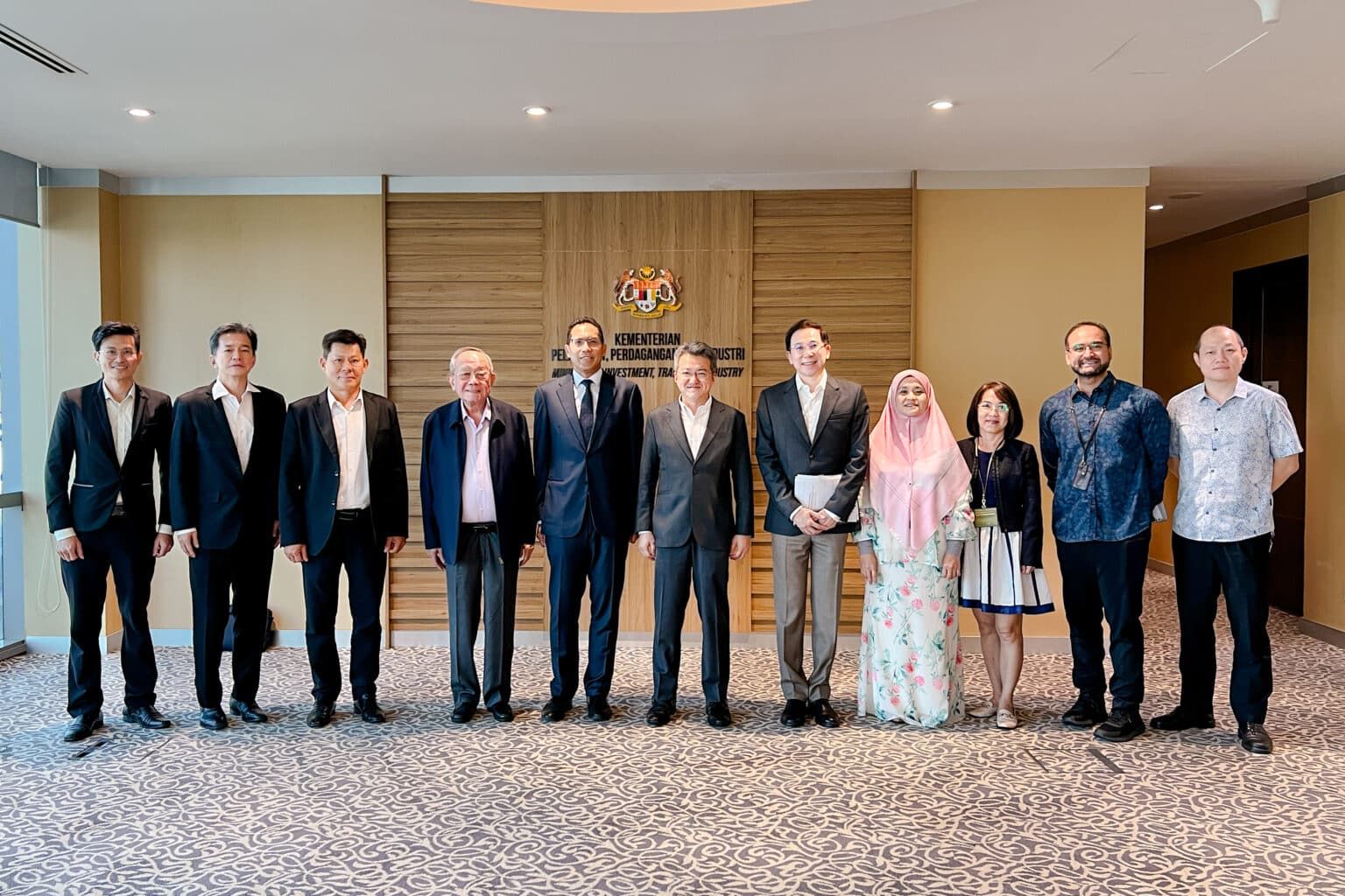 钢铁业独立委员会报告将呈首相  刘镇东：与2协会磋商听取意见