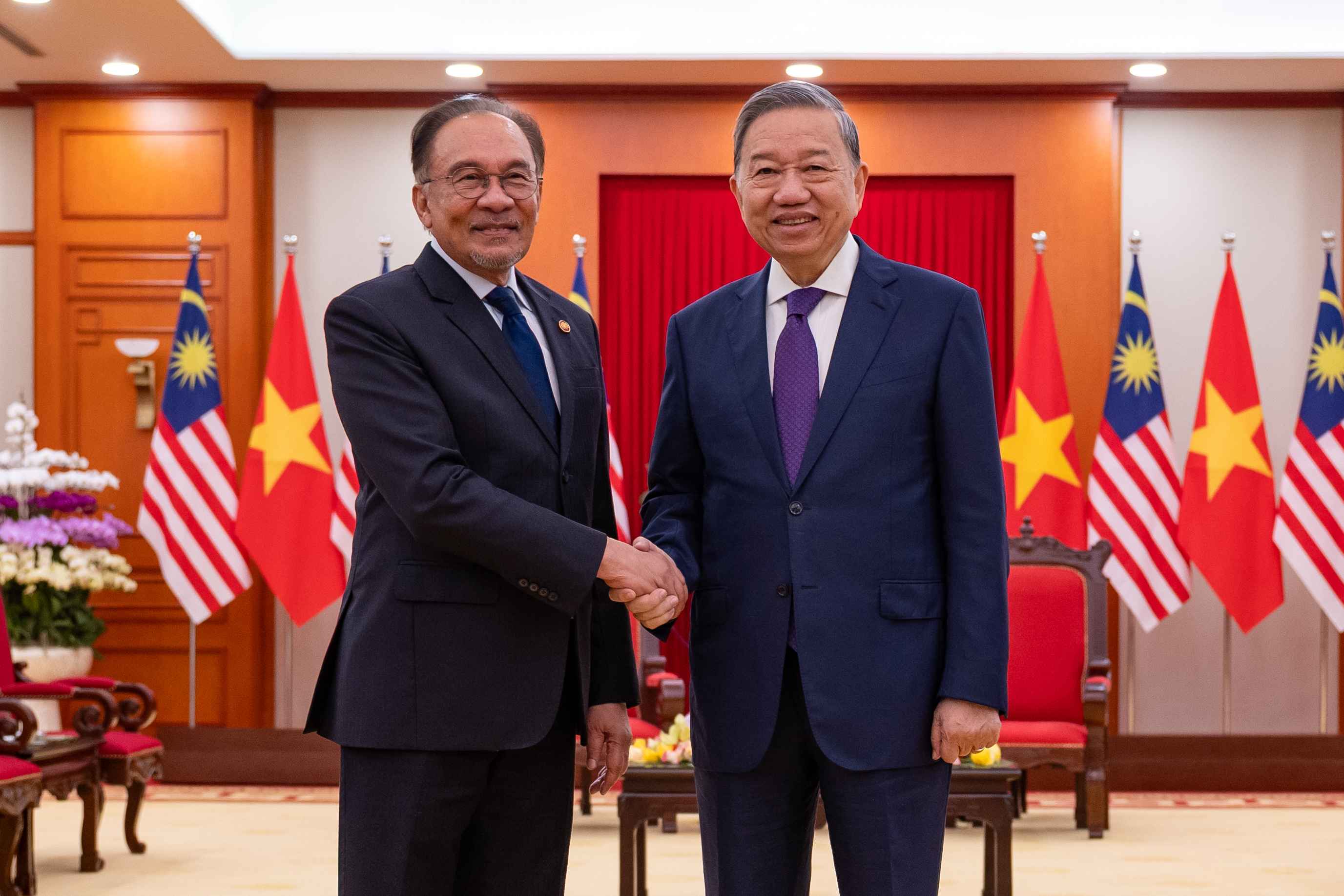 Vietnam pledges stronger ties with Malaysia
