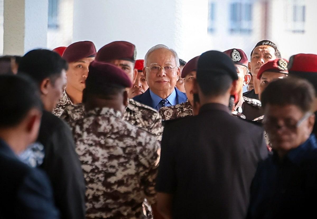 Sultan Pahang: Elak bahas isu Titah Adendum, hormati proses perundangan