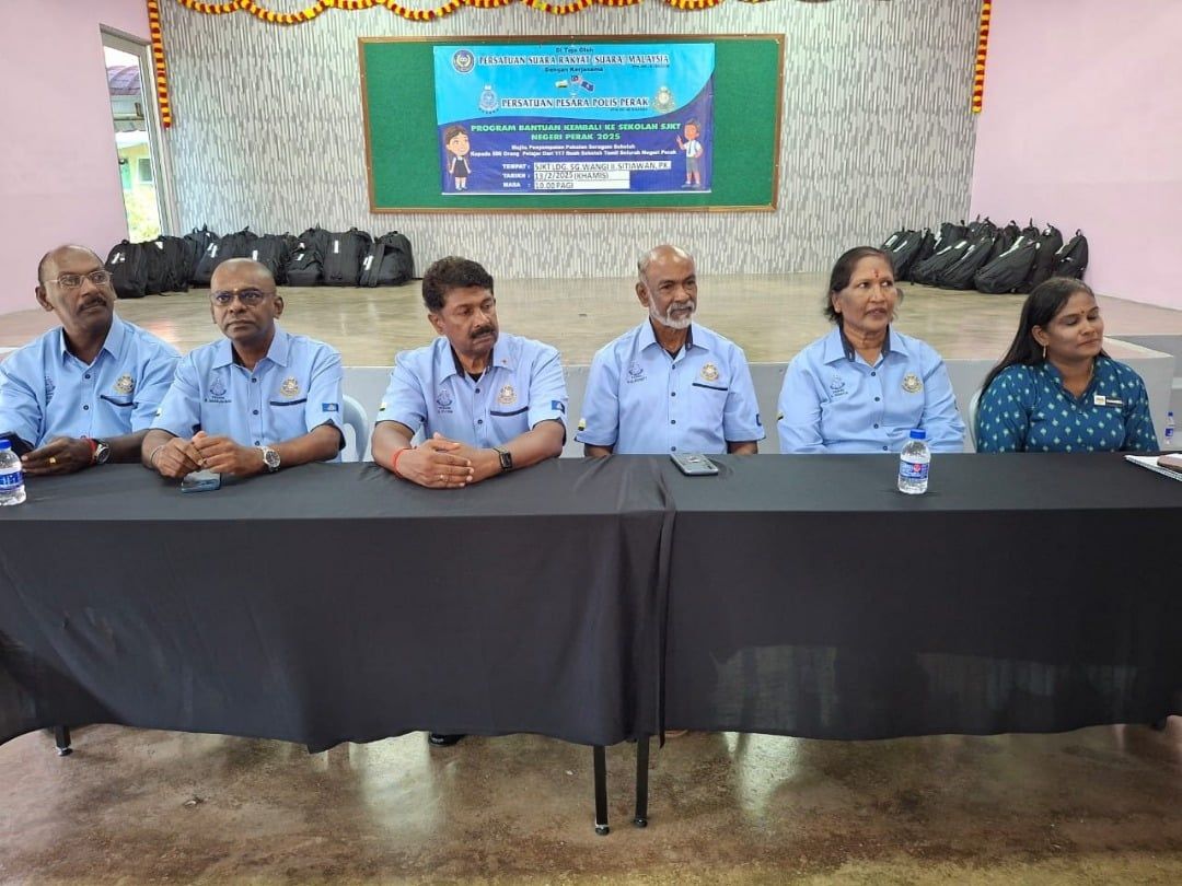 தமிழ்ப்பள்ளிகளைச் சேர்ந்த 500 வசதி குறைந்த மாணவர்களுக்கு பள்ளி உபகரணங்கள் வழங்கப்பட்டன