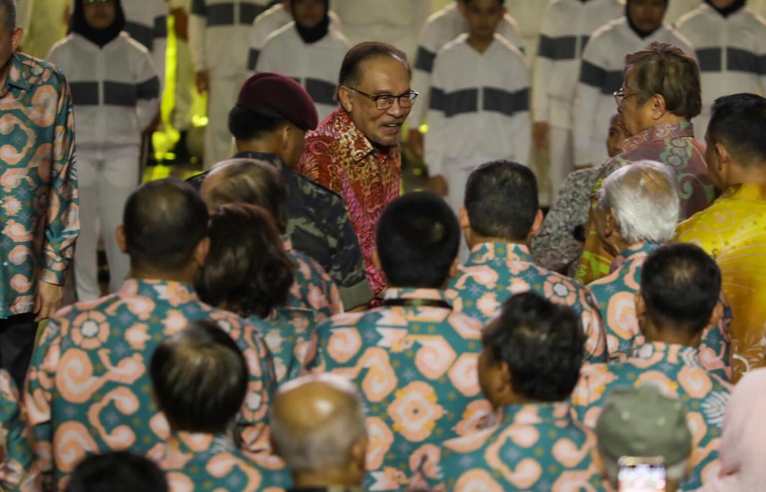 Anwar: Skop kerjasama, penerokaan projek baharu Petronas, Petros akan diperinci