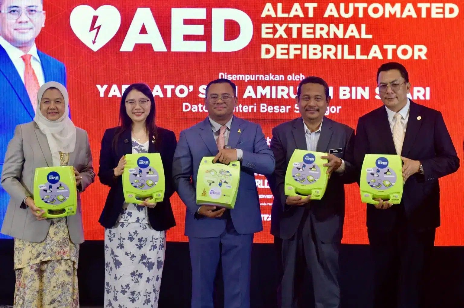 雪州拨款近50万配备56台AED  分秒必争抢救人命