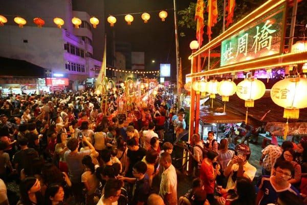 配合姓周桥拜天公活动　  槟城渡轮延长服务至凌晨1时