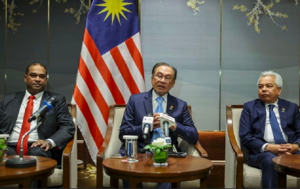 安华反击“勿四处奔波”论   马不停蹄招资助经济腾飞