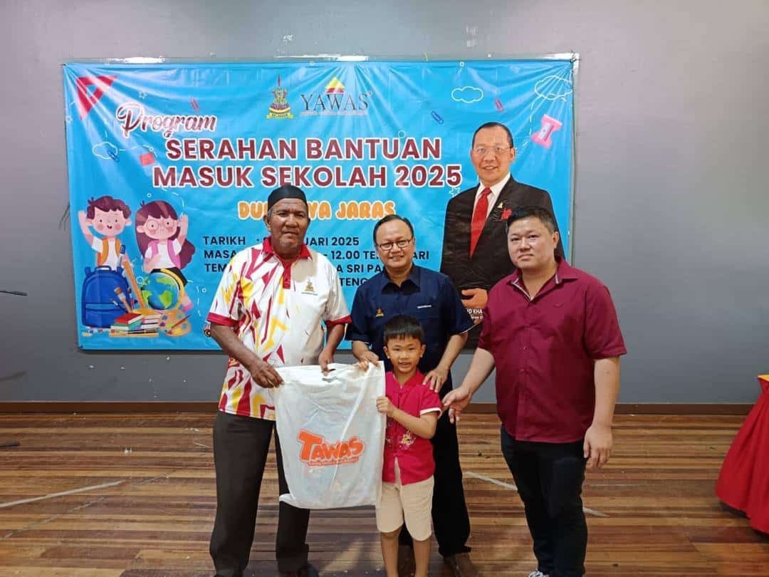 巴耶加拉斯州选区TAWAS会员 昨日喜领开学用品