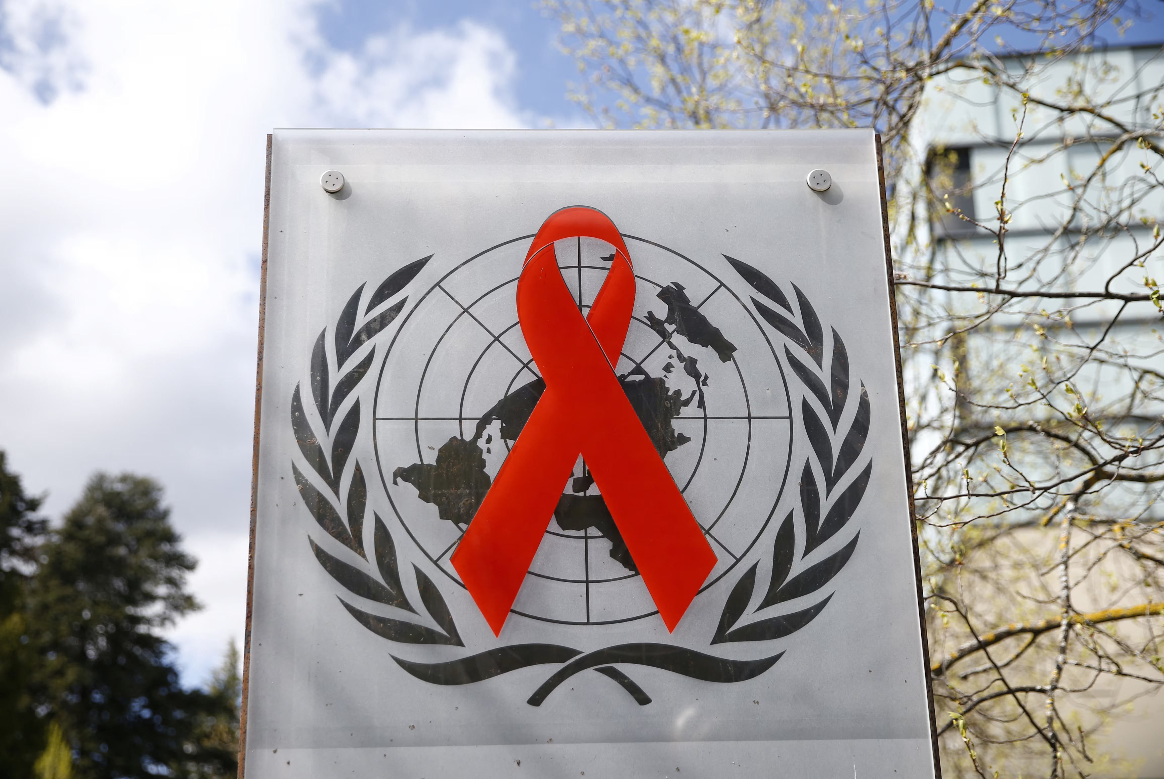 Without US funding, over six mln could die from HIV/AIDS, warns UN agency