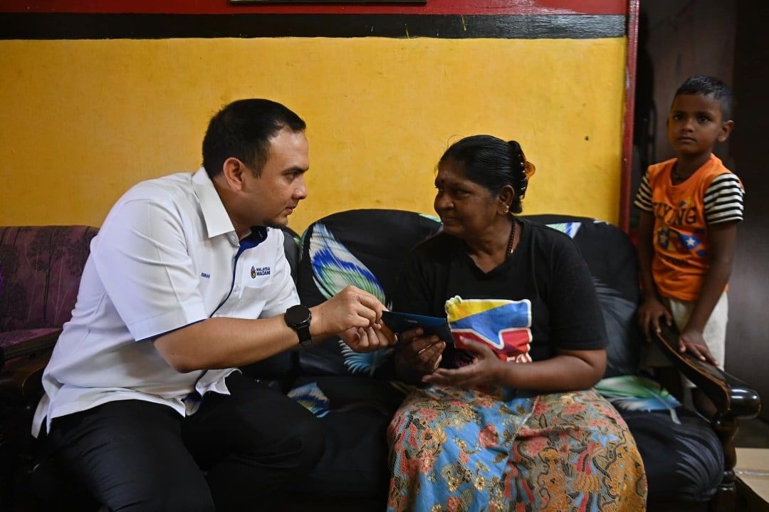 தனித்து வாழும் தாய் பத்துமலையானாவுக்கு பிரதமர் சார்பில் உதவி