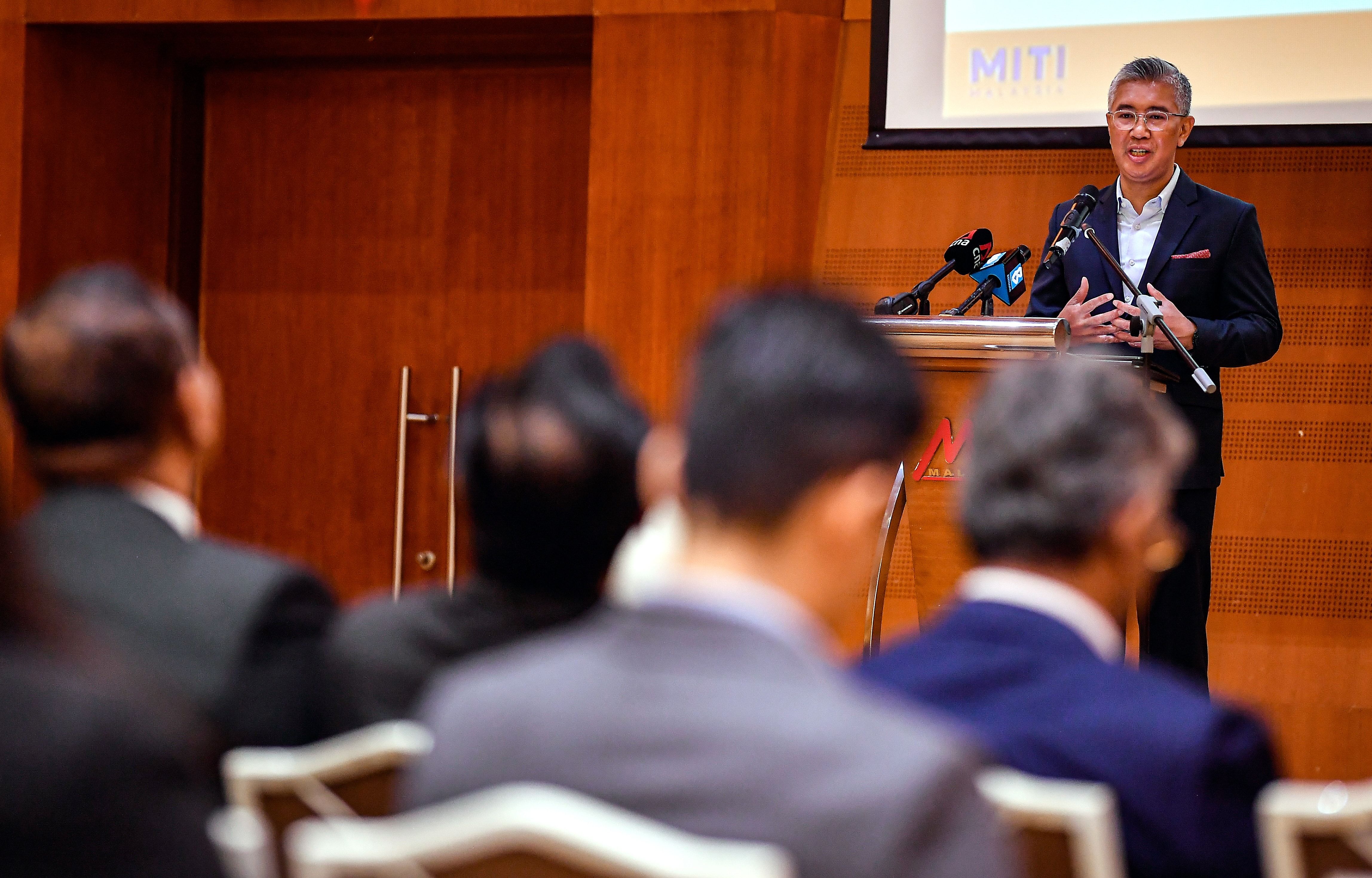 东盟经济部长会议将讨论地缘政治挑战    部长：加强贸易促进经济一体化