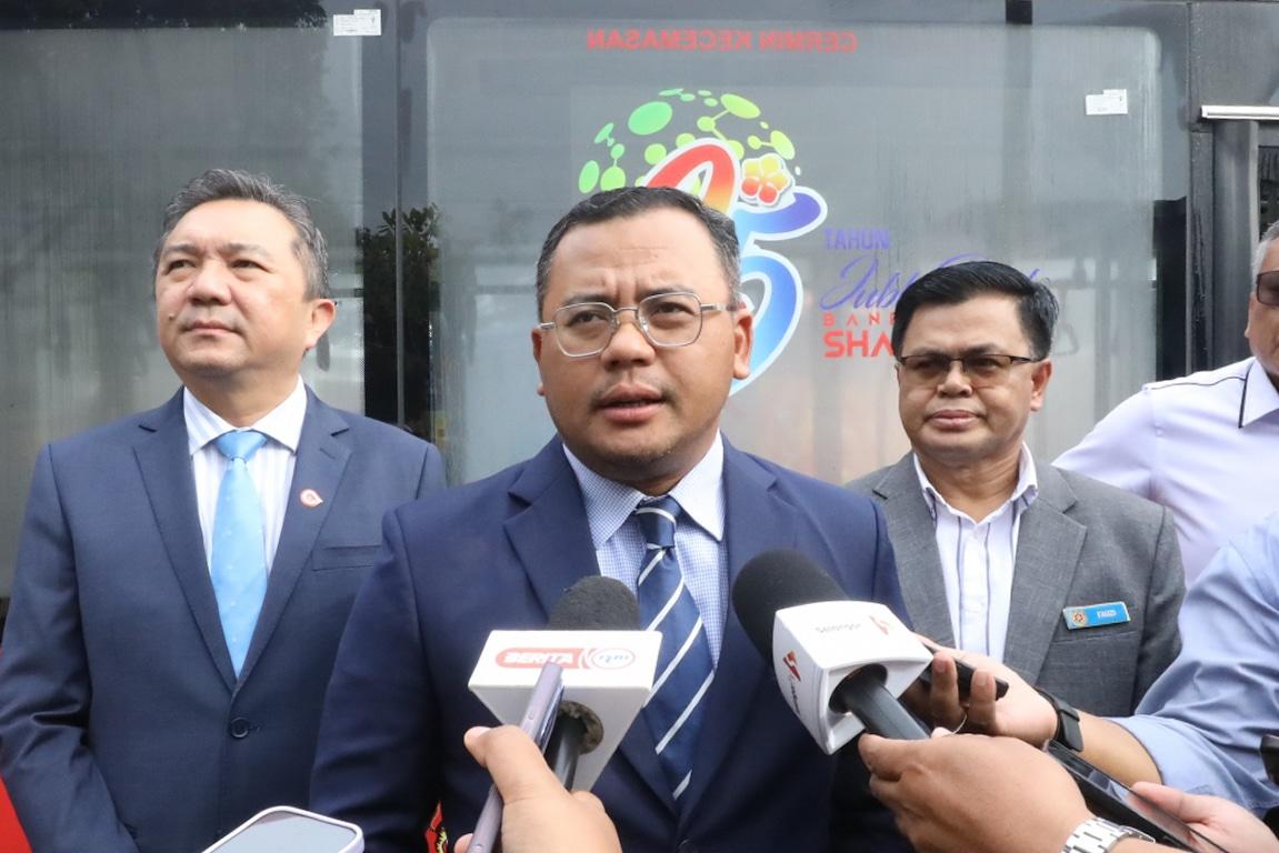 Pemilihan KEADILAN: Amirudin sahkan tanding pusat, belum putus jawatan
