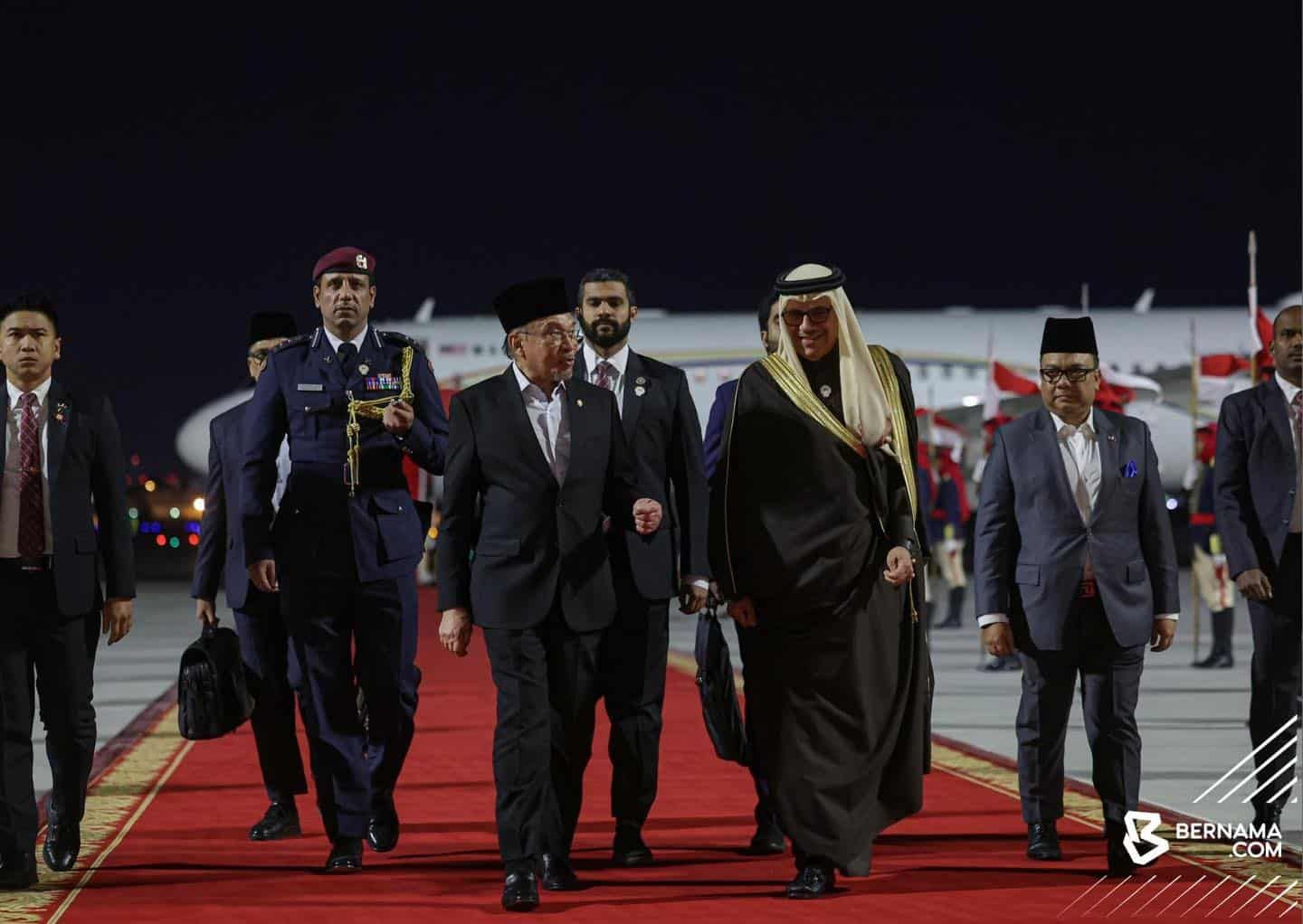 安华抵达巴林展开3天官式访问