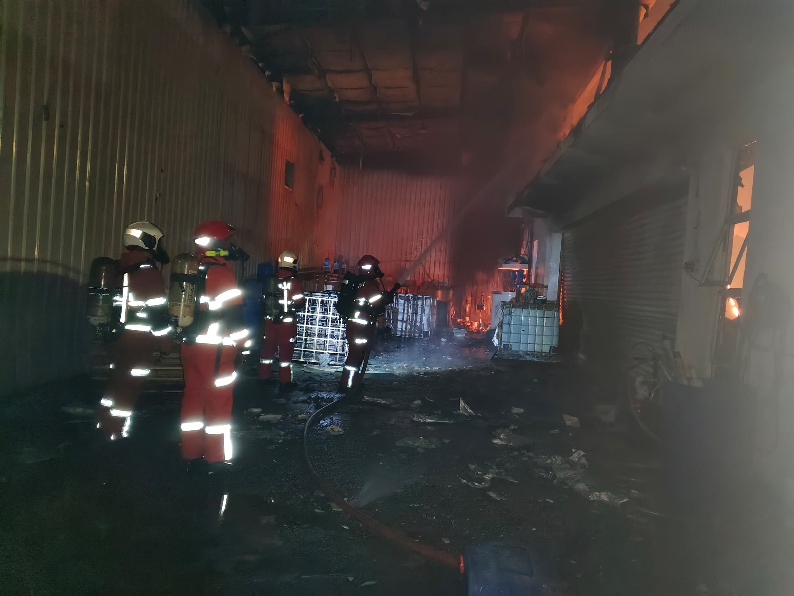 巴生清洁剂化工厂火灾   化学物泄漏·无人伤亡