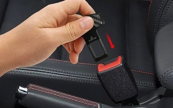 போலி சீட் பெல்ட் கொக்கிகளை அரசாங்கம் தடை செய்ய வேண்டும்