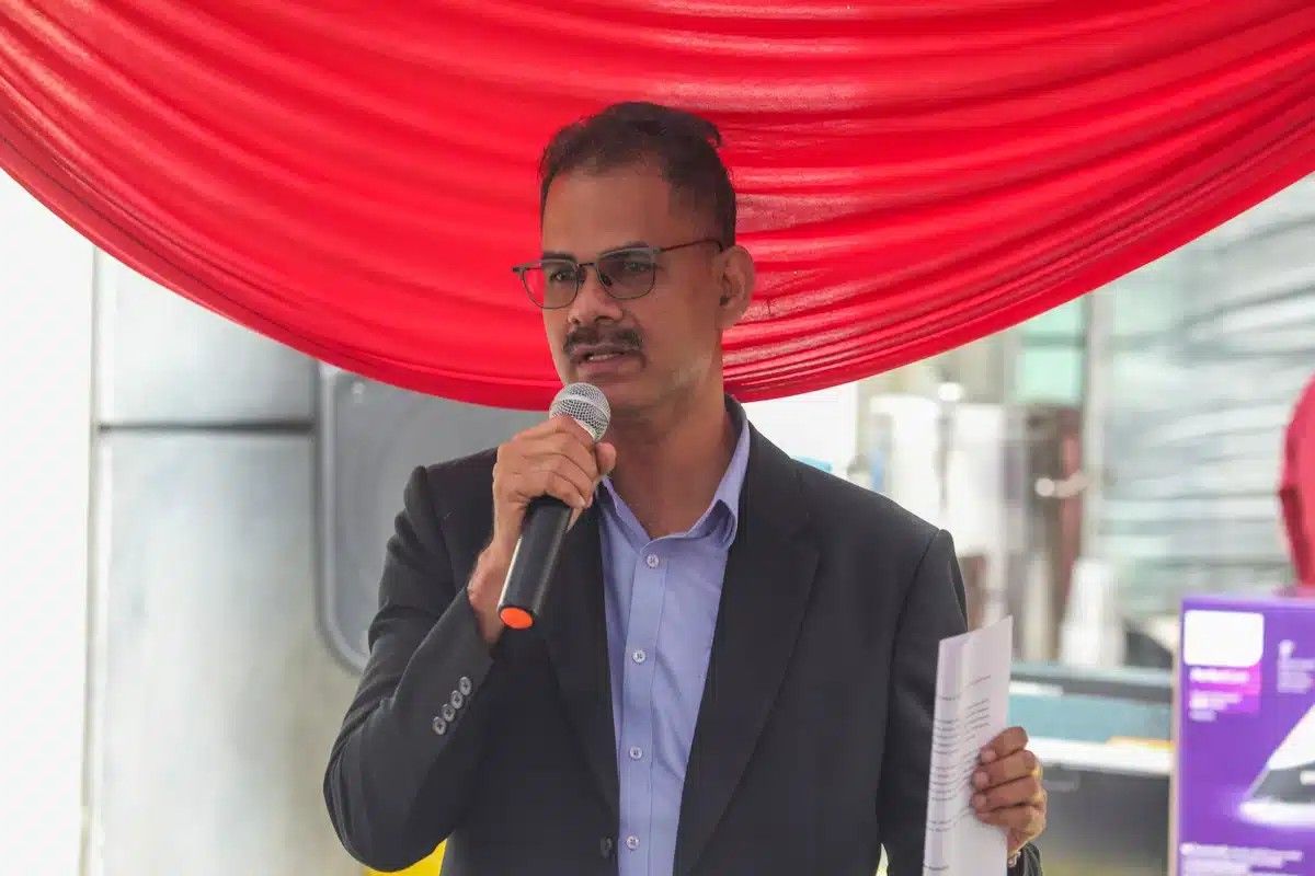 இலவச கோமுட்டர் சேவை மக்கள் நலனில் மடாணி அரசு அளிக்கும் முன்னுரிமை வெளிகாட்டுகிறது