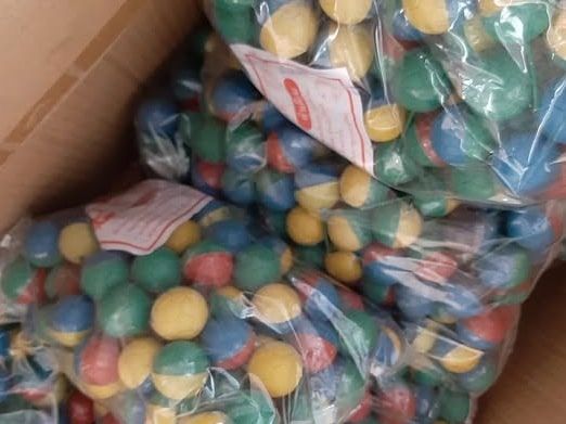 14岁少年玩球状鞭炮    右手两指险被炸断！