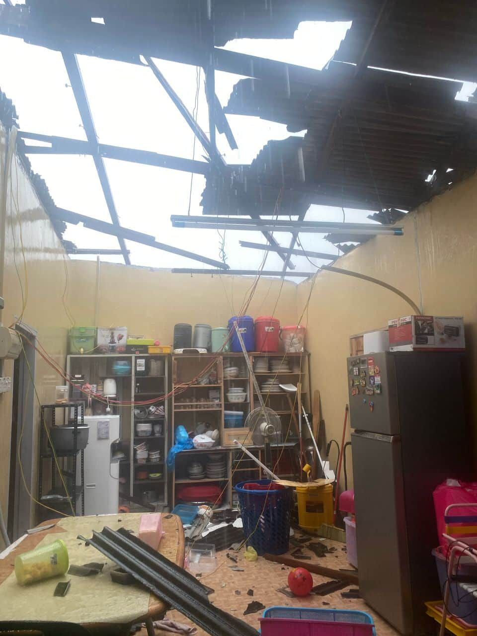 龙卷风再席卷滨海区   适耕庄多户大开天窗！