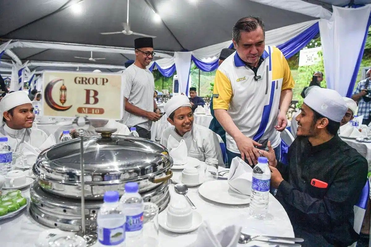 陆交局彻查逾500辆巴士 11辆不达标即时禁上路