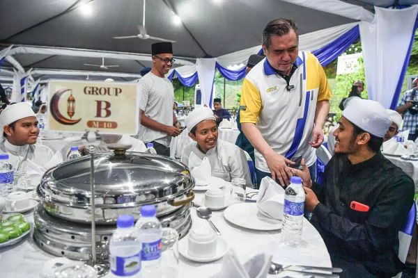 陆交局彻查逾500辆巴士 11辆不达标即时禁上路