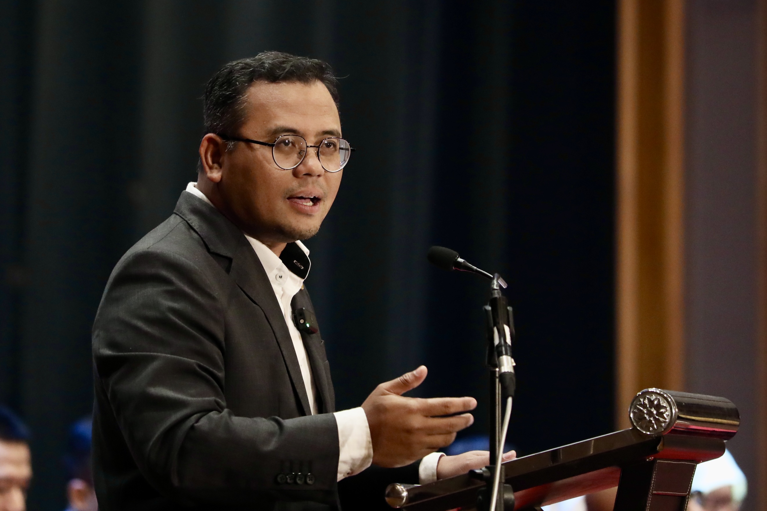 Amirudin announces extra Aidilfitri bonus for state civil servants