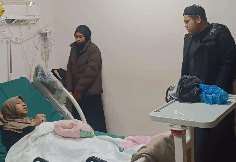 MB visits family of Selangor student injured in Jordan road crash