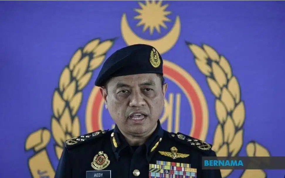 சட்டவிரோத மோட்டார் சைக்கிள் பந்தயம்- 12 வயதுச் சிறுமிகள் உள்பட 38 பேர் கைது